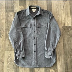 LL Bean Chamois Cloth Shirt 
ItemID 187923
Men’s Small 
Grey